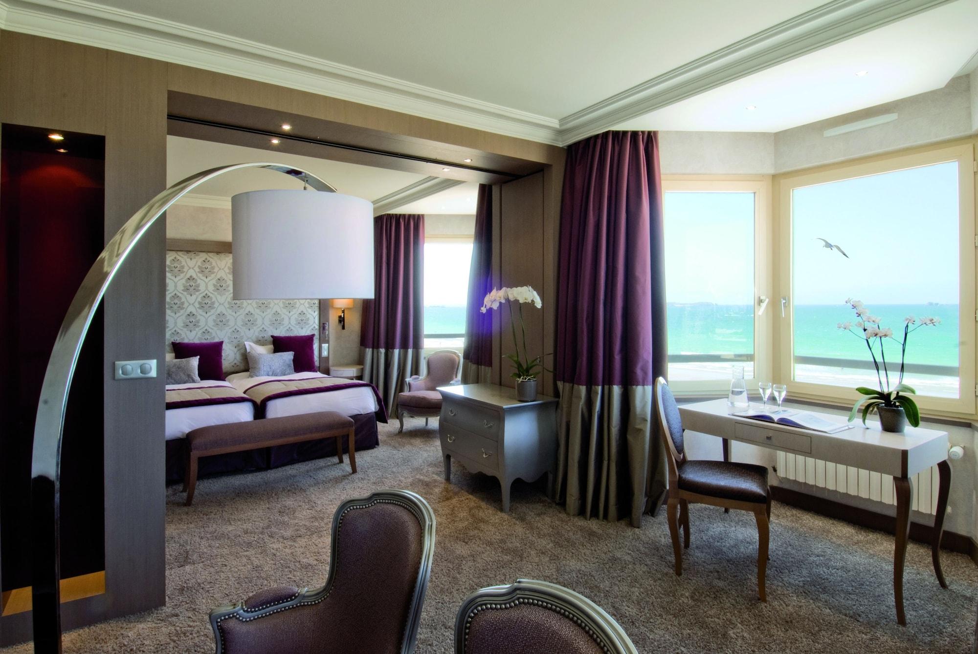 Grand Hotel Des Thermes Saint-Malo Room photo
